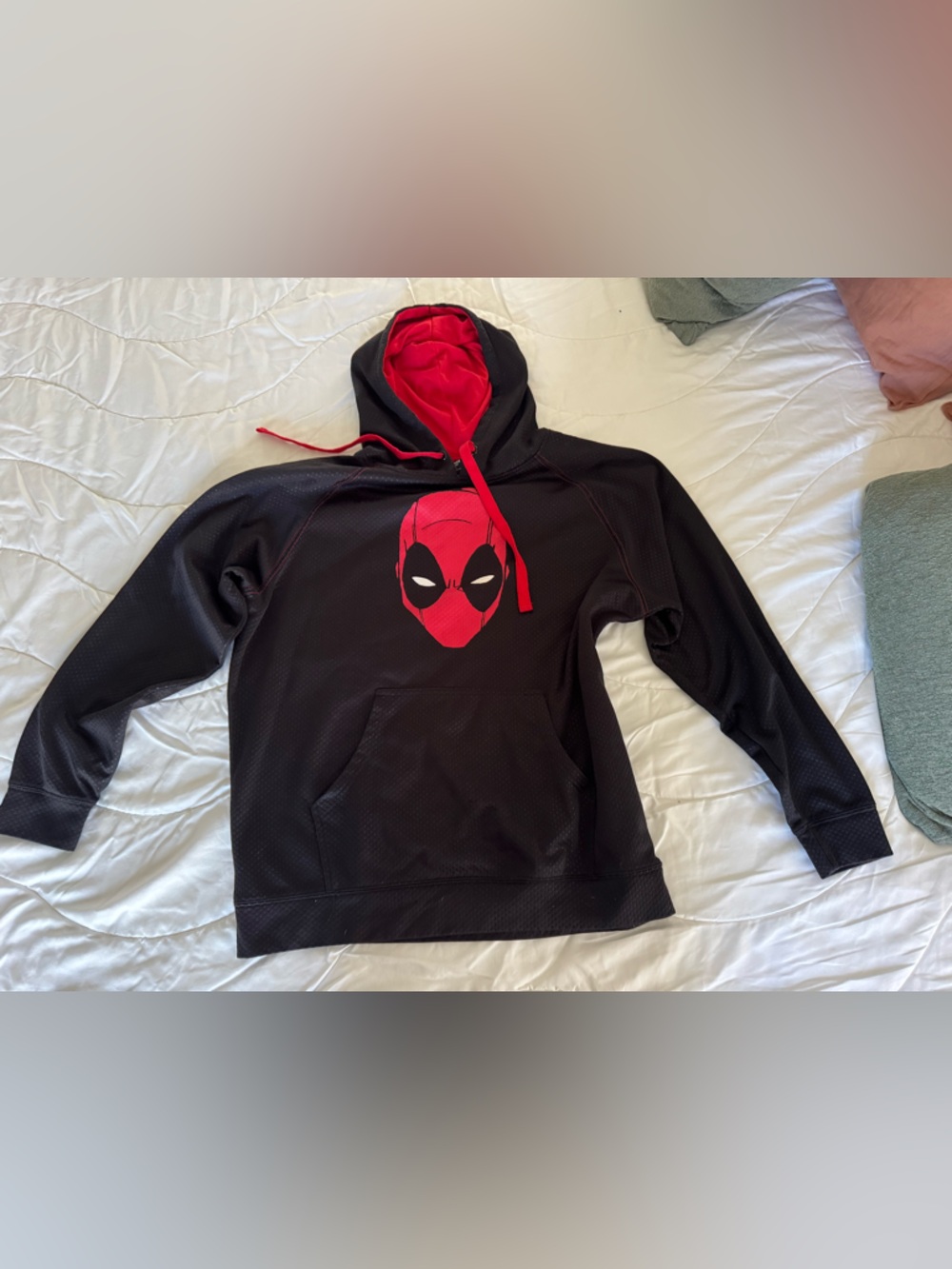 Marvel Deadpool Hoodie Men’s Large Black Red Pullover Sweatshirt Bioworld